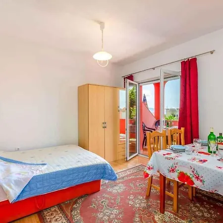 In 39360 Apartment