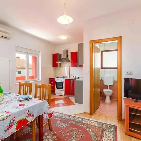 In 39360 Apartment