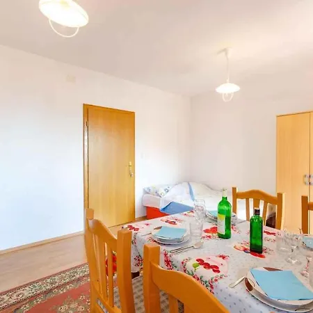 In 39360 Apartment